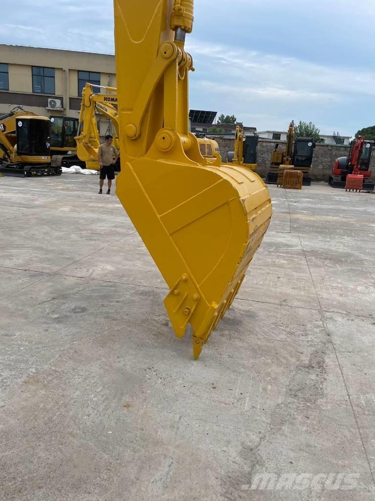 Komatsu pc220-7 Гусеничні екскаватори