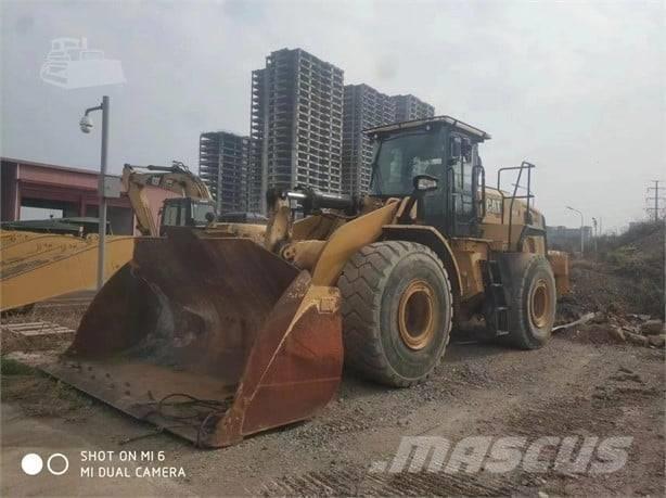 CAT 966L Фронтальні навантажувачі