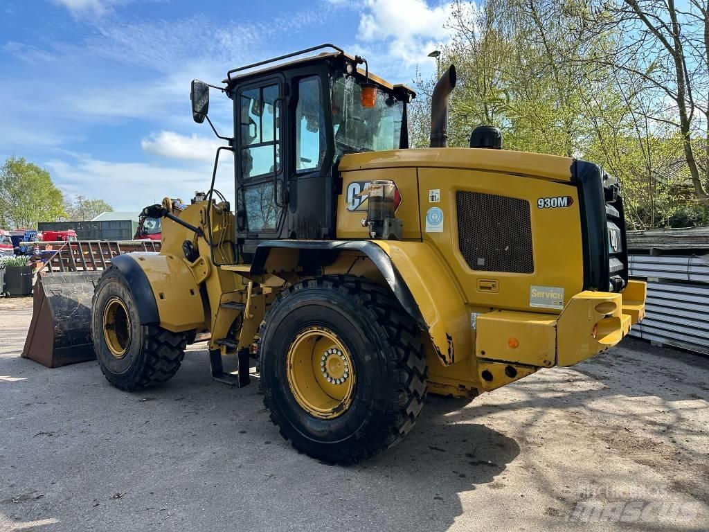 CAT 930M Фронтальні навантажувачі