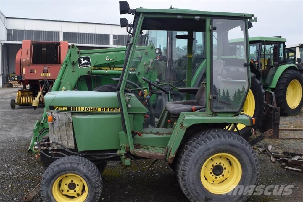 John Deere 755 Трактори