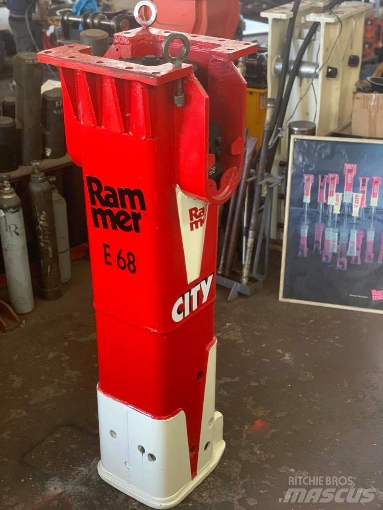 Rammer E 68 Плуги