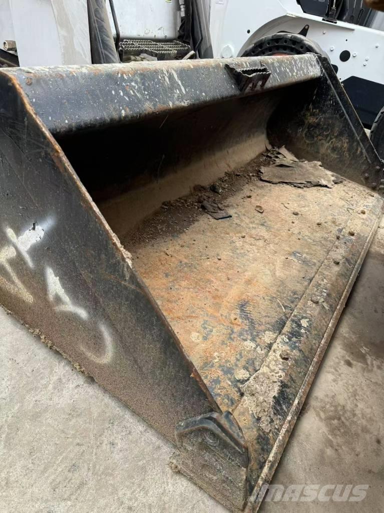 Bobcat T 770 Гусеничні вантажники