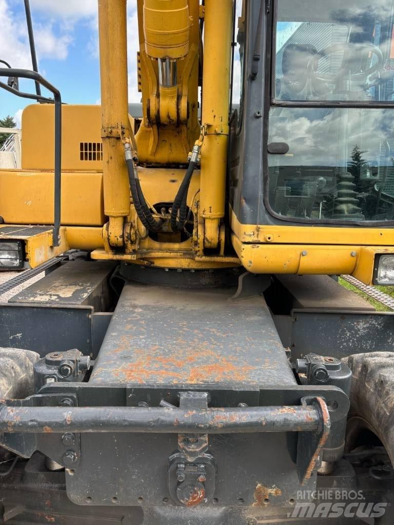 Komatsu PW 170 ES-6K Колісні екскаватори