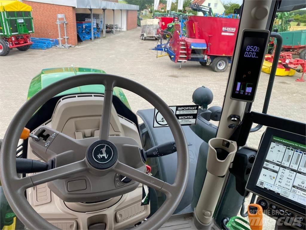 John Deere 6R 215 Трактори