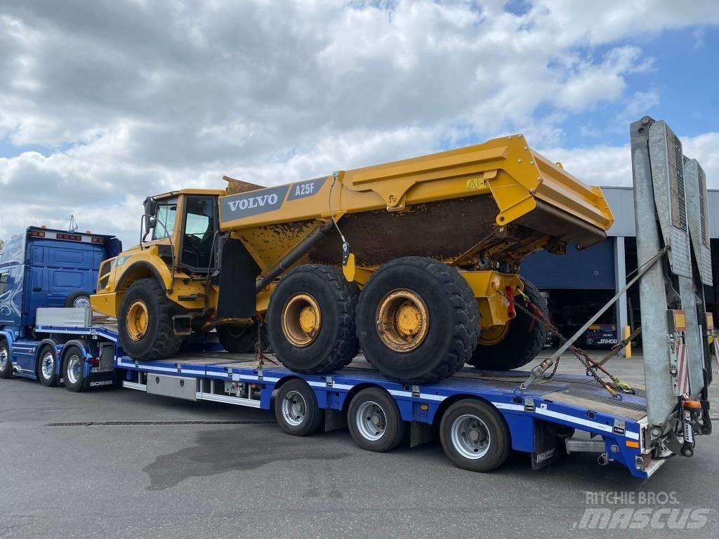 Volvo A 25 F Зчленовані самоскиди
