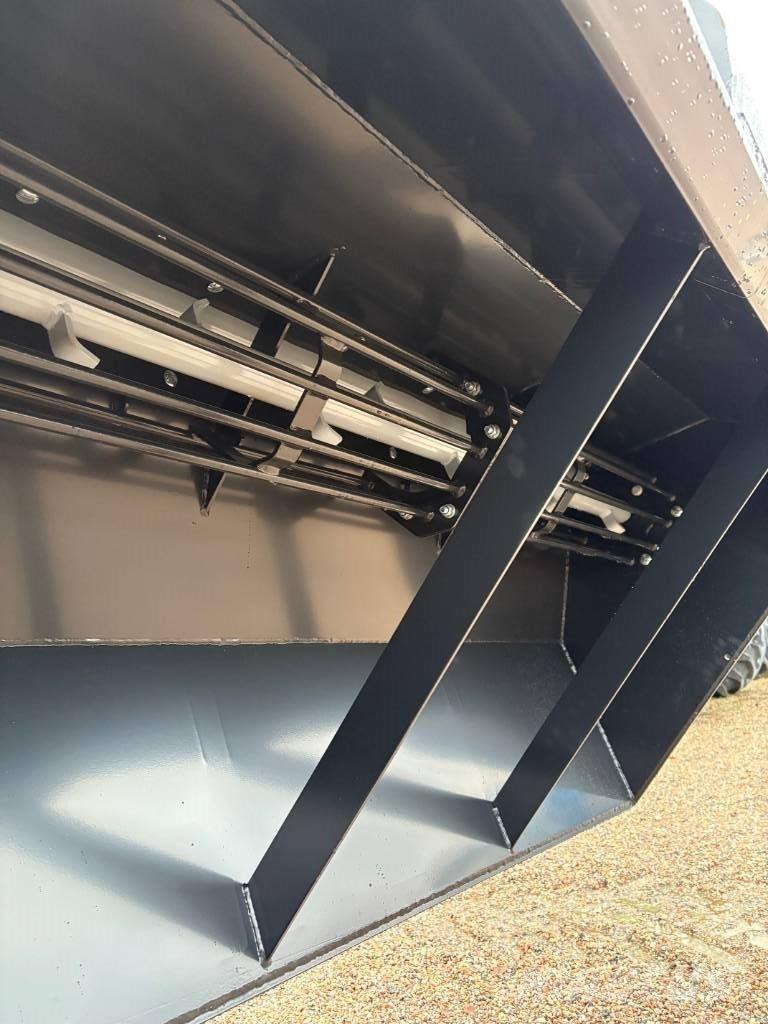 XYZ SANDSPRIDARE Розсіювачі солі та піску