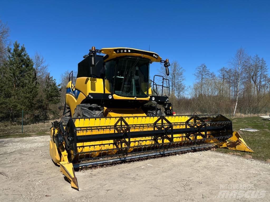 New Holland CX 6.80 Зернозбиральні комбайни