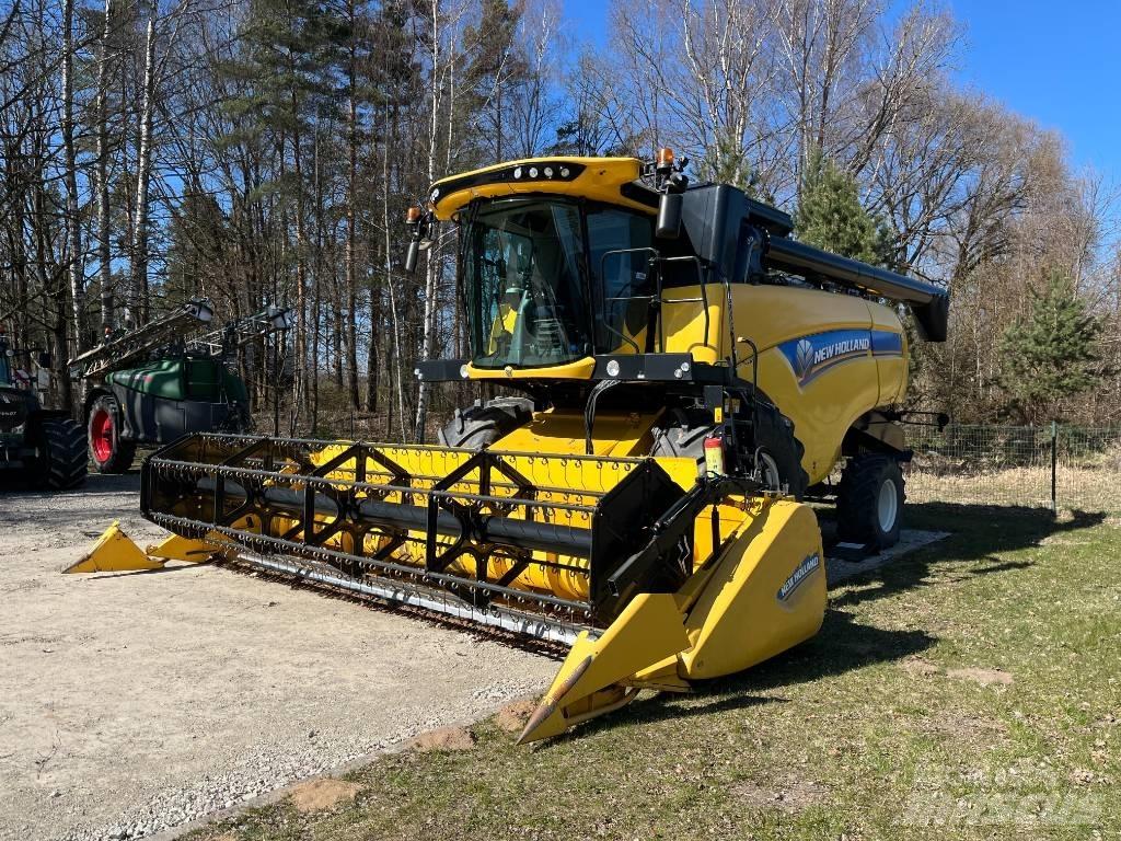 New Holland CX 6.80 Зернозбиральні комбайни