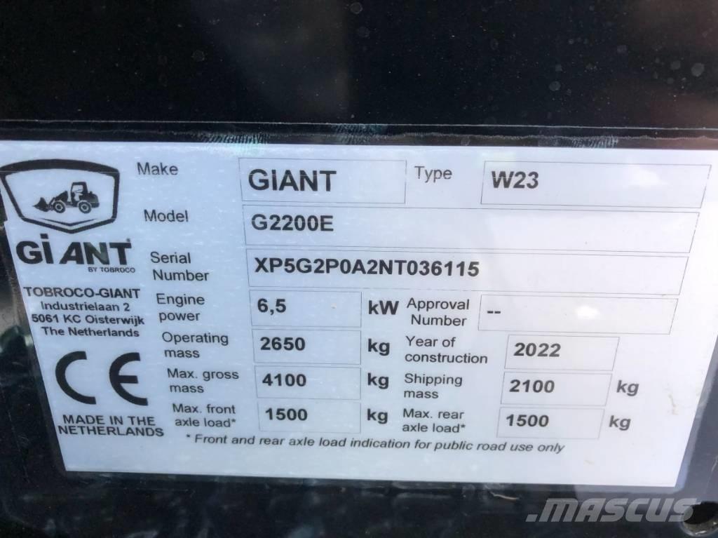 GiANT G 2200 E Багатофункціональне обладнання для вантажних і землекопальних робіт