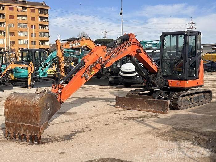 Hitachi ZX65USB Міні-екскаватори < 7т
