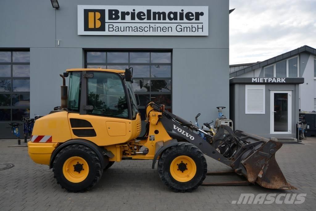 Volvo L 25 F Фронтальні навантажувачі