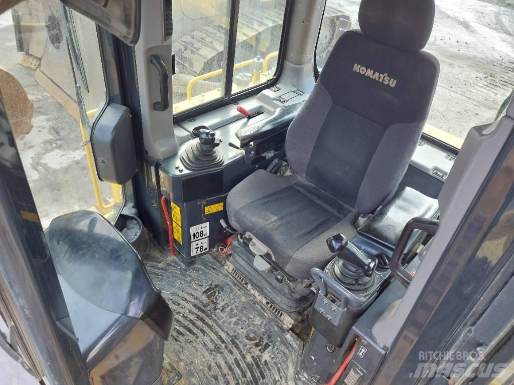Komatsu D65PX-18 Гусеничні бульдозери