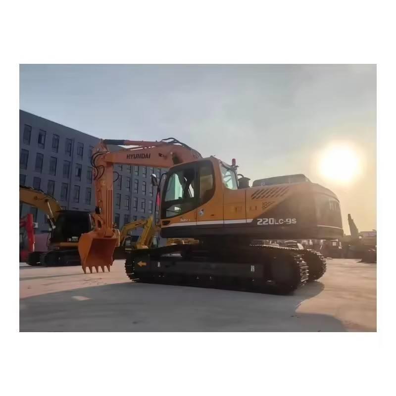 Hyundai HX 220 LC-9S Гусеничні екскаватори