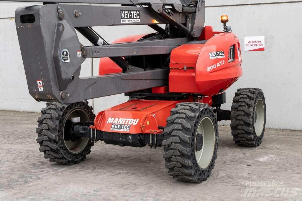 Manitou 200 ATJ Колінчаті підйомники