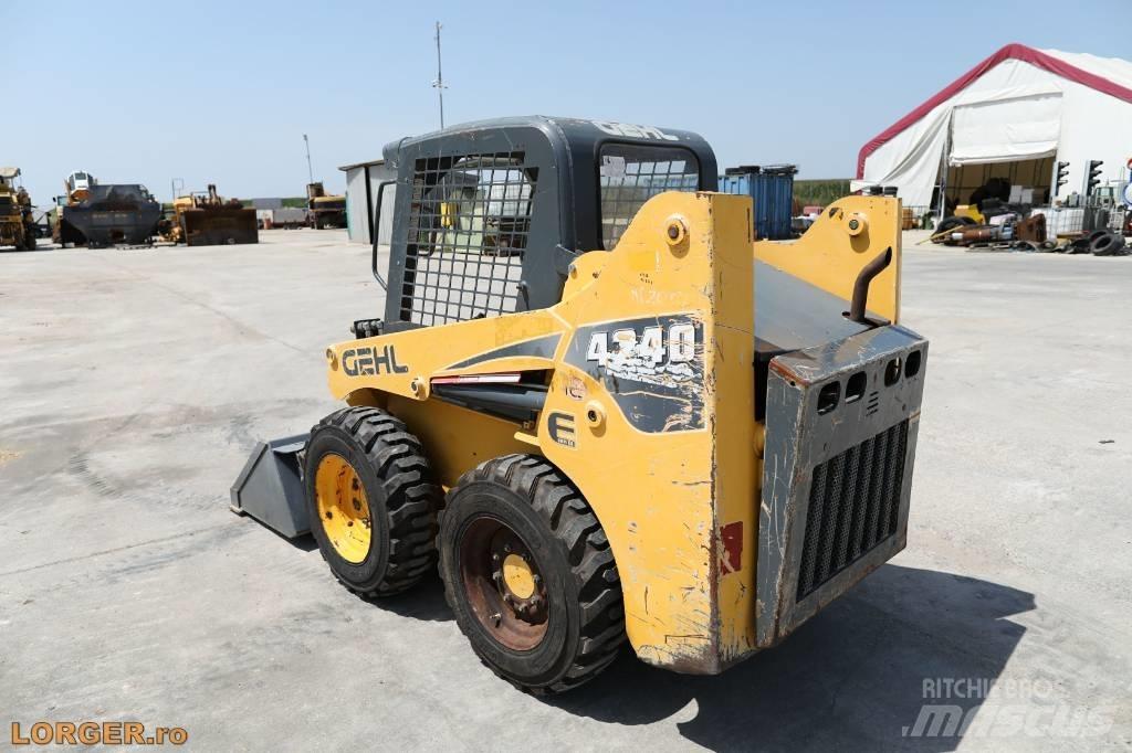 Gehl 4240 Міні-навантажувачі