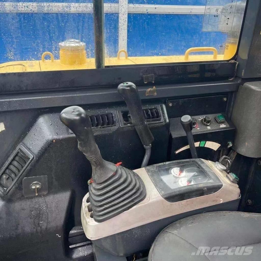 Komatsu PC56-7 Міні-екскаватори < 7т