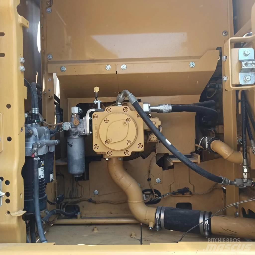 CAT 320 Гусеничні екскаватори