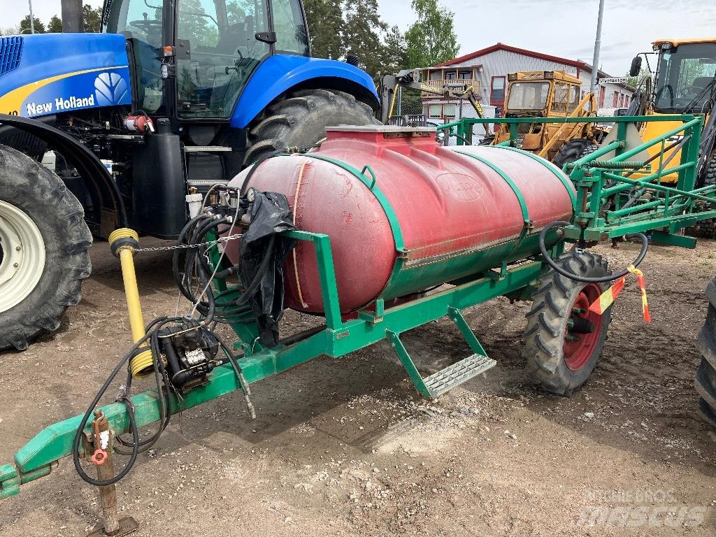 Moteska 16m Причіпні обприскувачі
