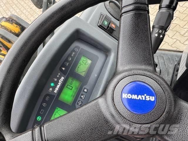 Komatsu WA 80 M Фронтальні навантажувачі
