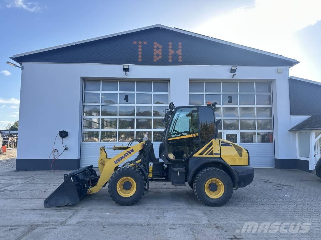 Komatsu WA 80-6 Фронтальні навантажувачі