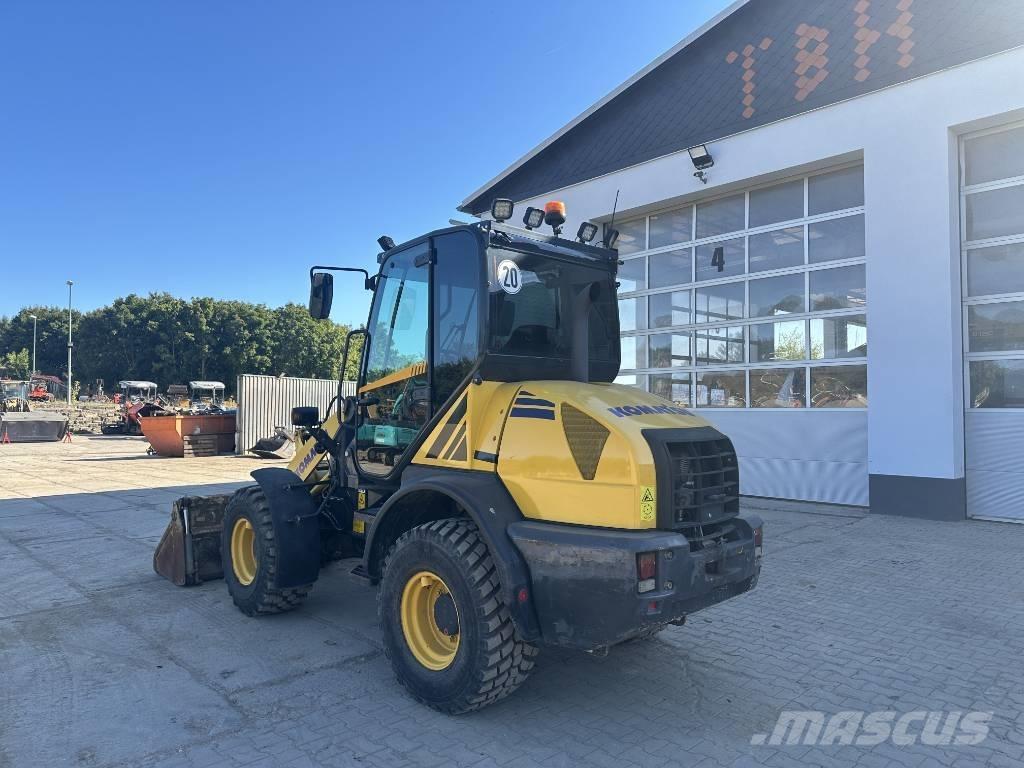 Komatsu WA 80-6 Фронтальні навантажувачі