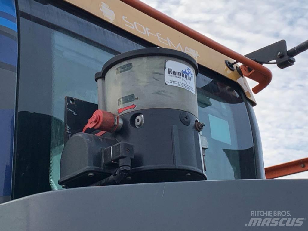 Volvo ECR145EL Гусеничні екскаватори