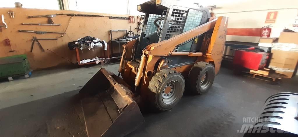 CASE 40XT Міні-навантажувачі