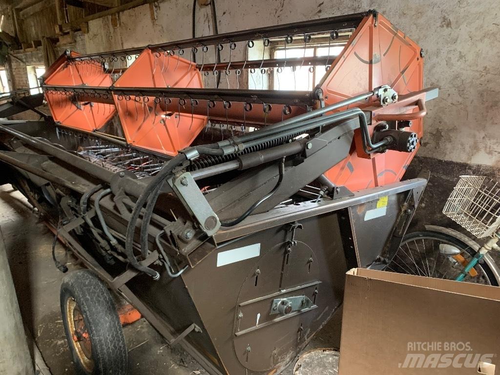 Dronningborg 7200 Зернозбиральні комбайни