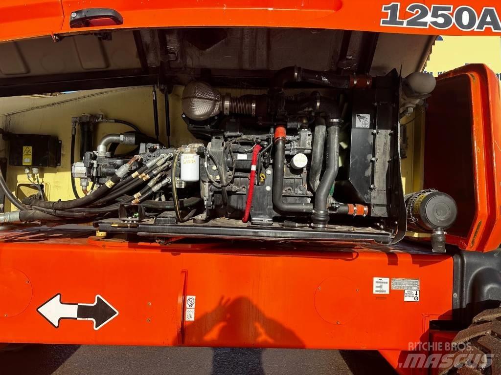 JLG 1250 AJP Колінчаті підйомники