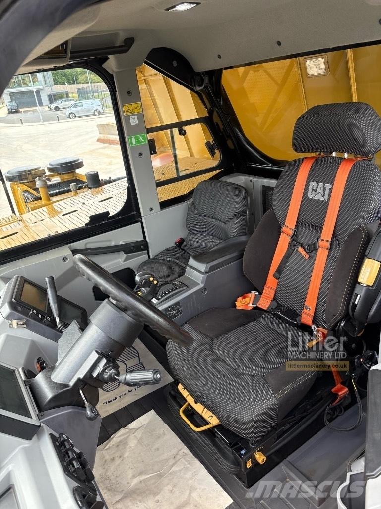 CAT 775 G Кар`єрні самоскиди