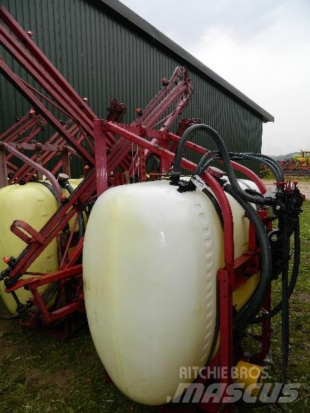 Hardi 900 Причіпні обприскувачі