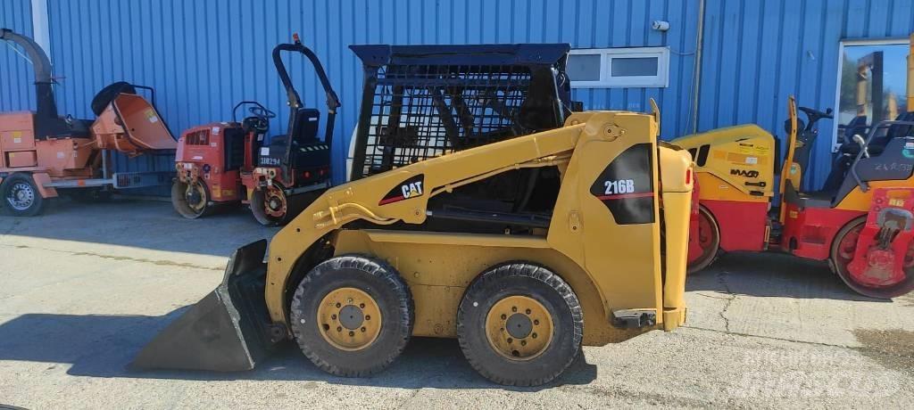 CAT 216 Міні-навантажувачі