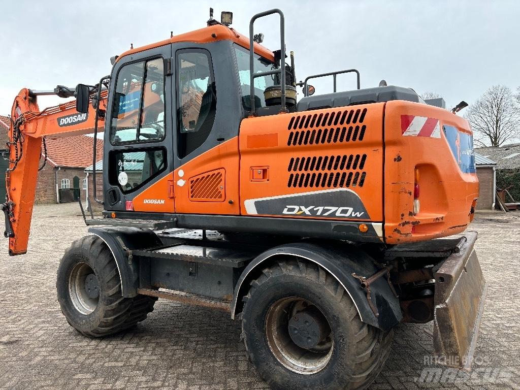 Doosan DX 170 W Колісні екскаватори