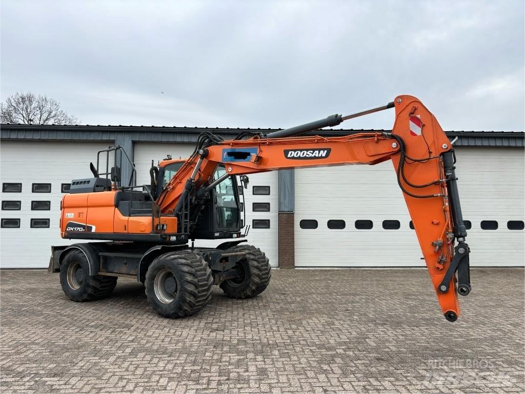 Doosan DX 170 W Колісні екскаватори