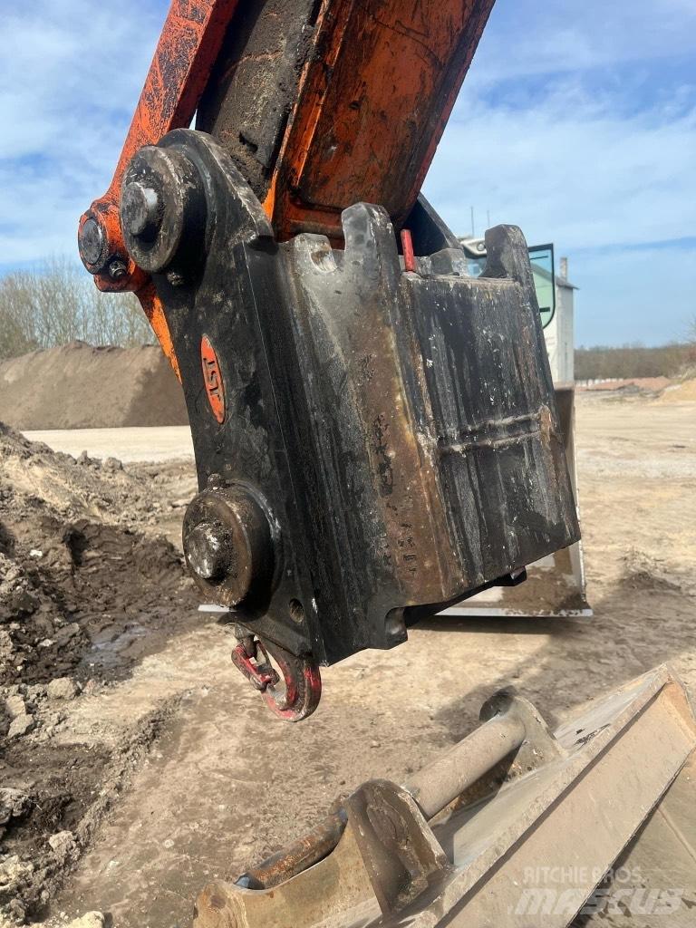 Doosan DX 180 LC-3 Гусеничні екскаватори