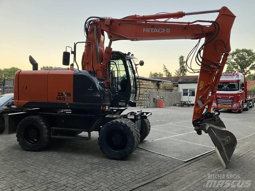 Hitachi ZX140-5B Колісні екскаватори