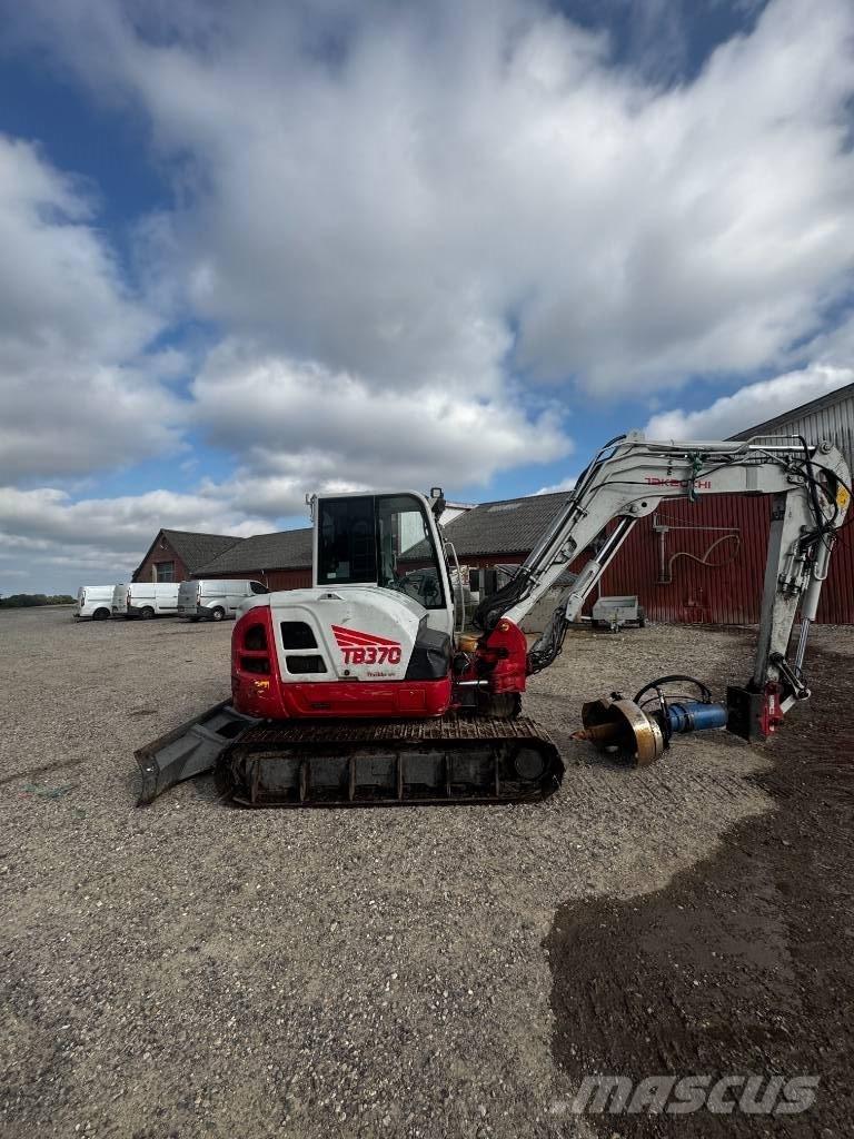 Takeuchi TB 370 Гусеничні екскаватори