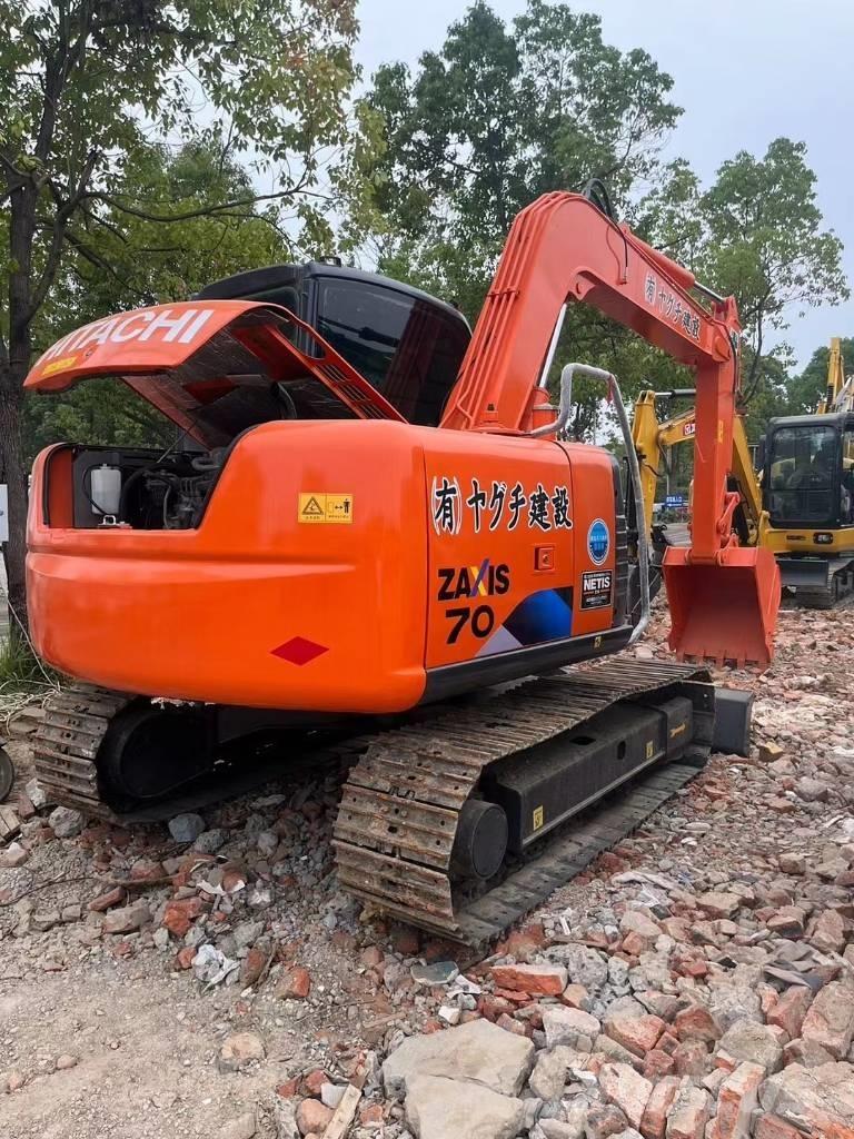Hitachi ZX70 Середні екскаватори 7т. - 12т.