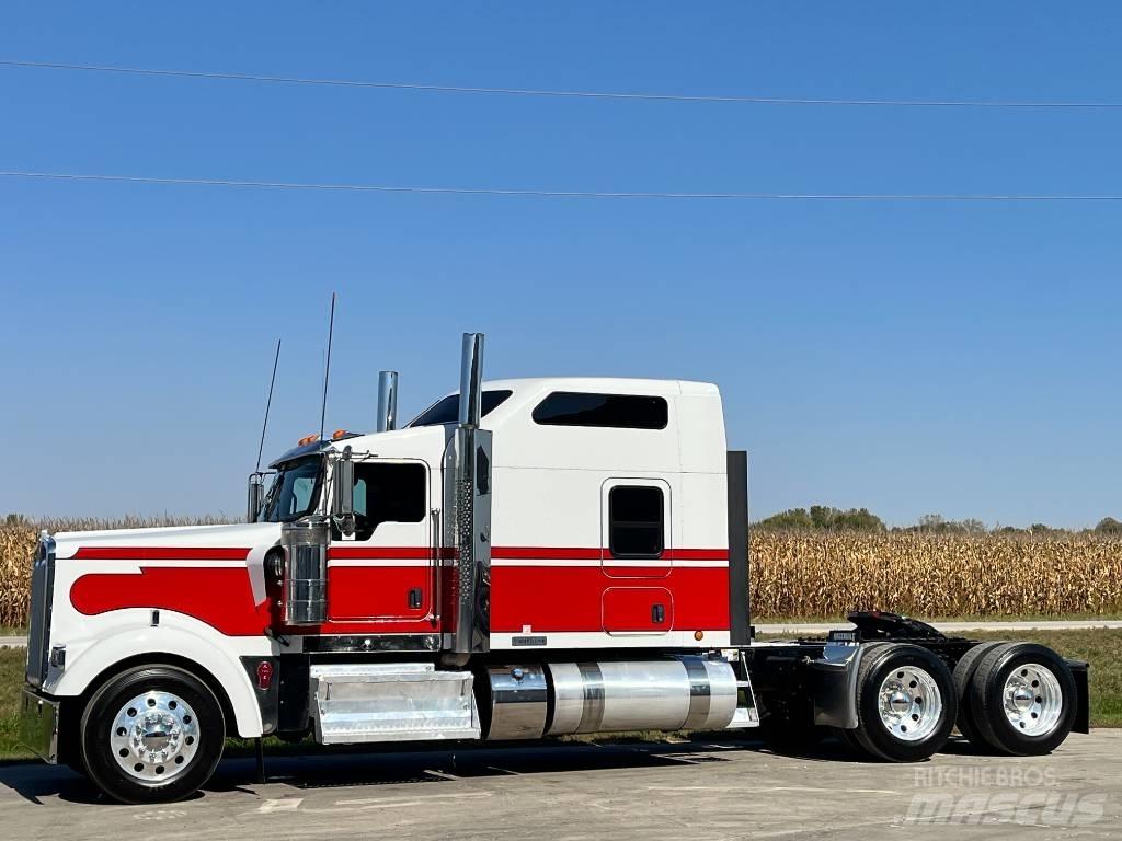 Kenworth W 900 Тягачі