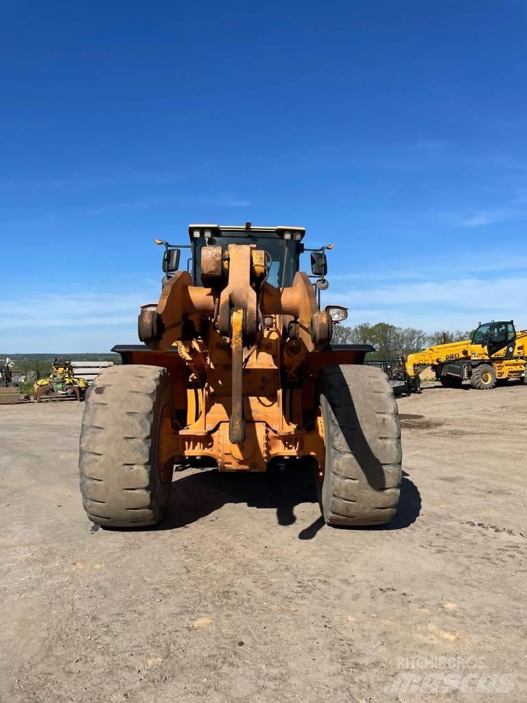 Hyundai HL 975 Фронтальні навантажувачі