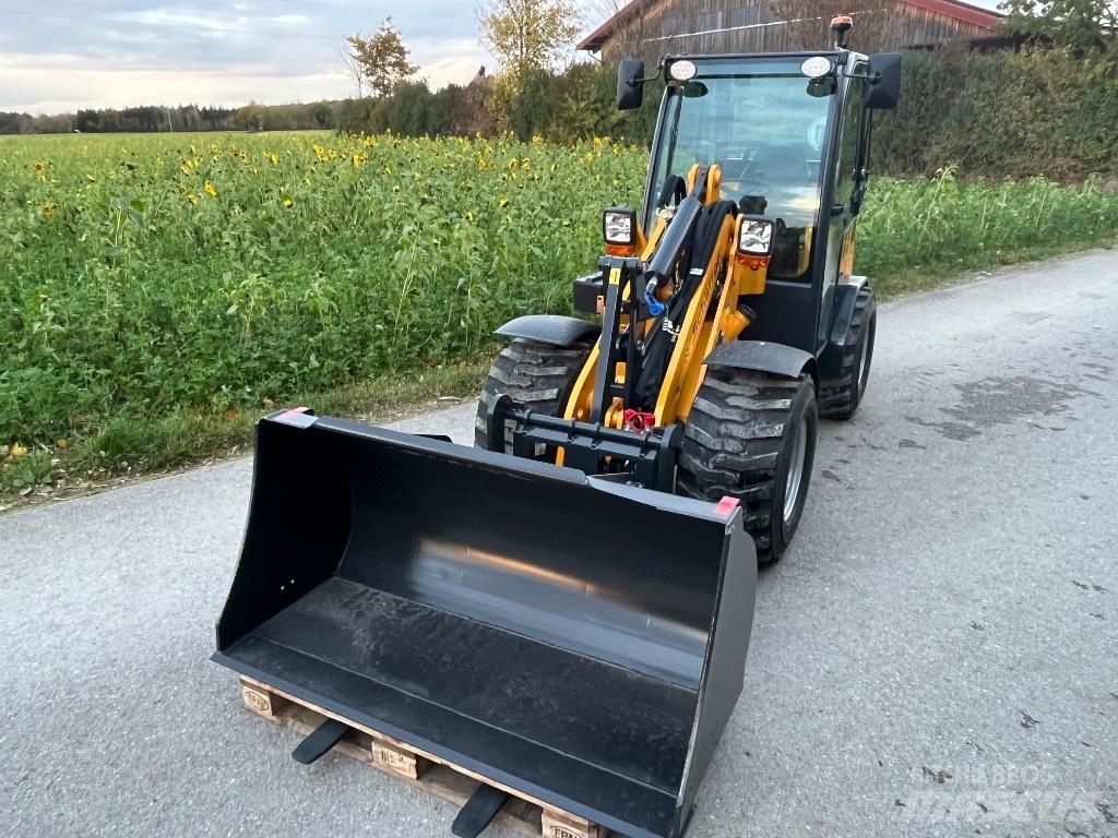 Schäffer 2430 SLT Міні-навантажувачі