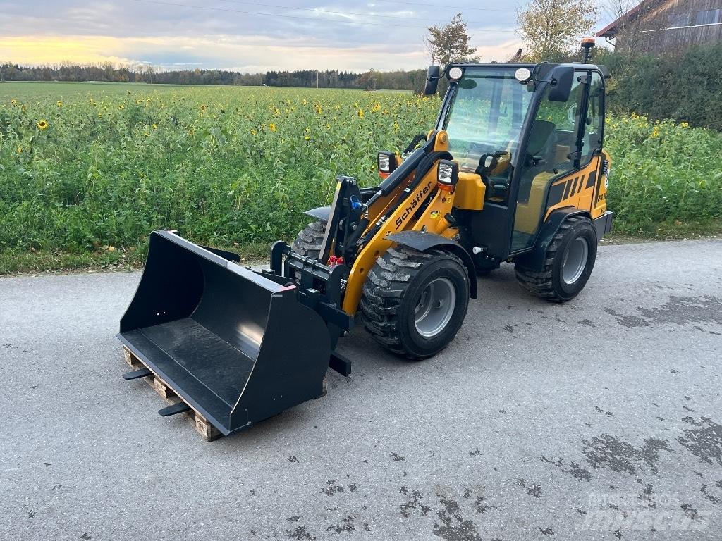 Schäffer 2430 SLT Міні-навантажувачі