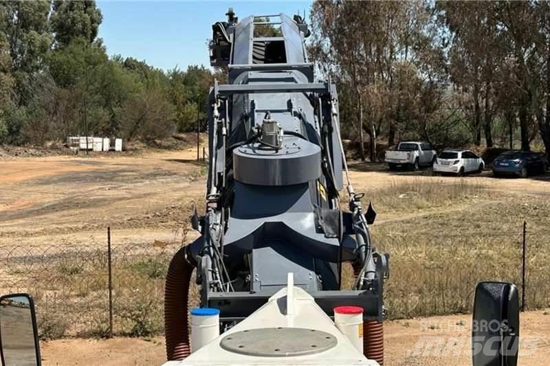 Wirtgen W100 Вантажівки / спеціальні