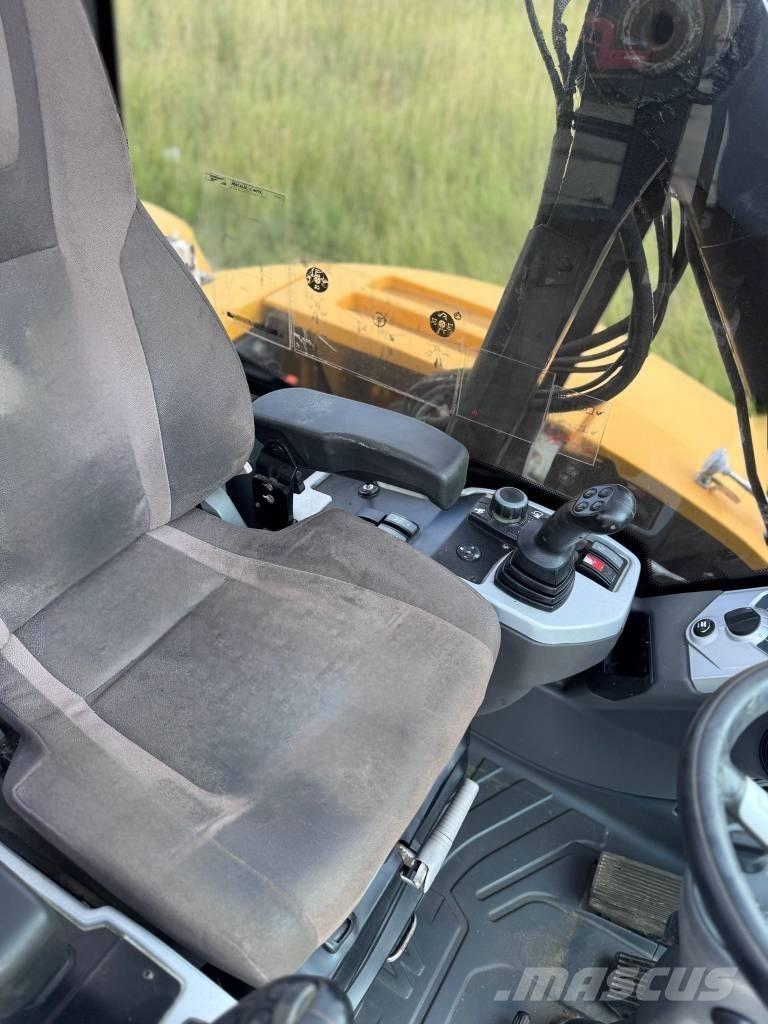 Mecalac 12 MTX Екскаватори-навантажувачі
