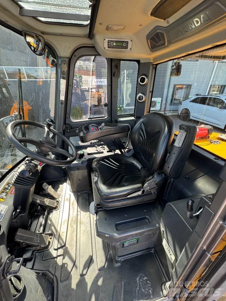 Hyundai 80D-9 Дизельні навантажувачі