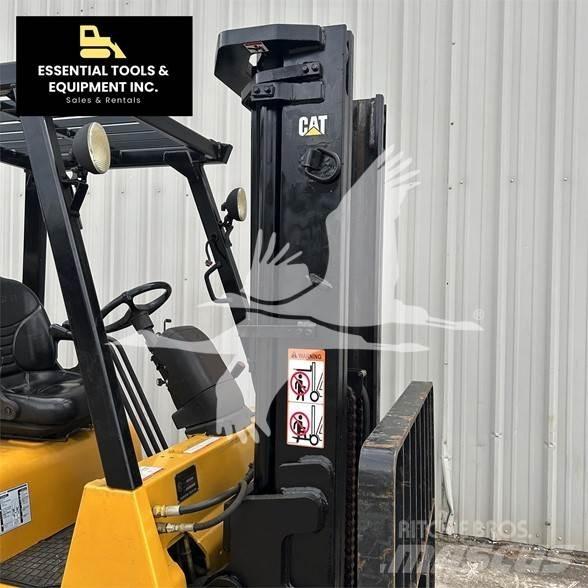 CAT GC40KSTR Дизельні навантажувачі