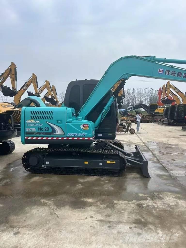 Kobelco SK 75 Гусеничні екскаватори