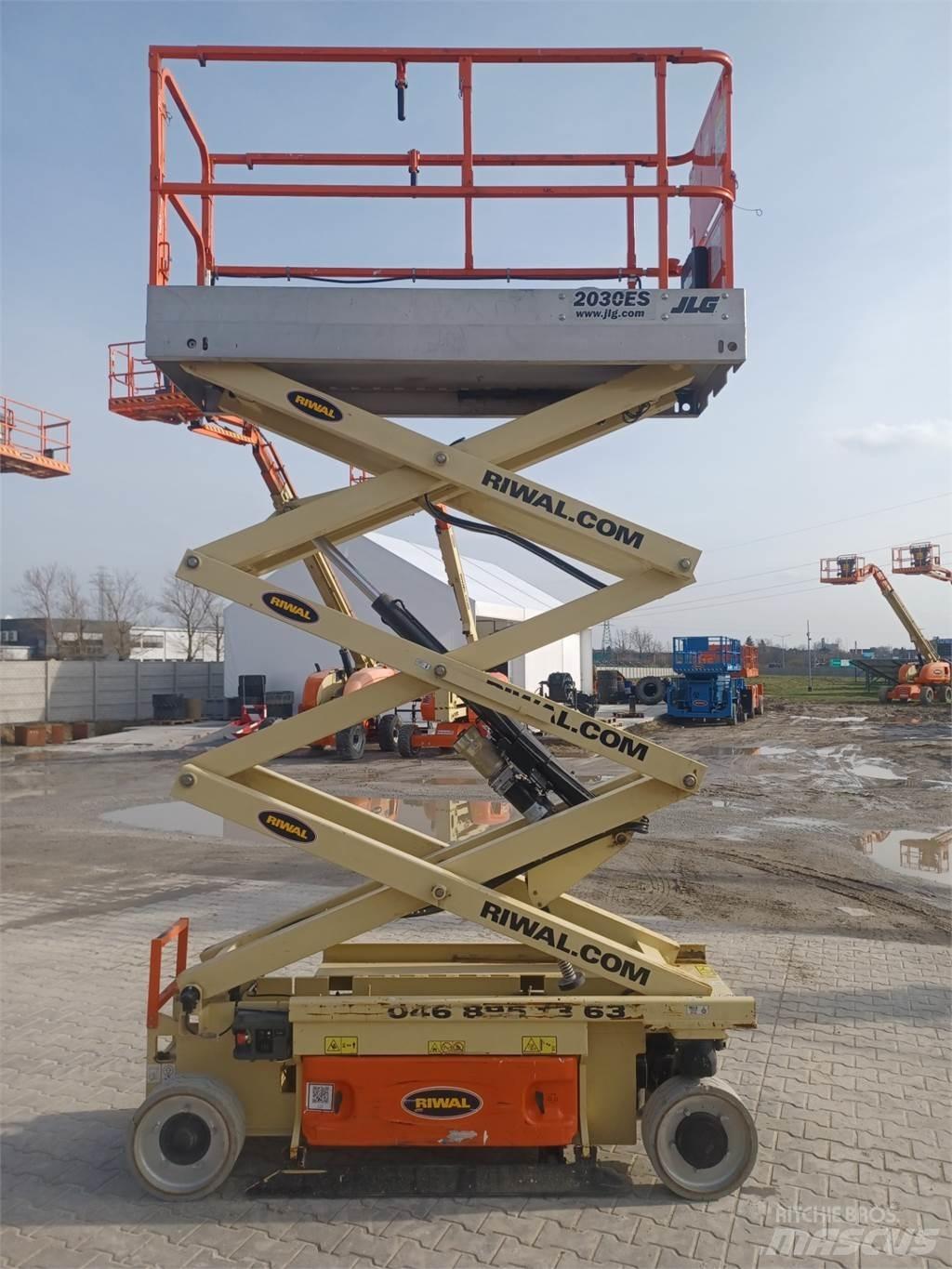 JLG 2030ES Підйомники-ножиці