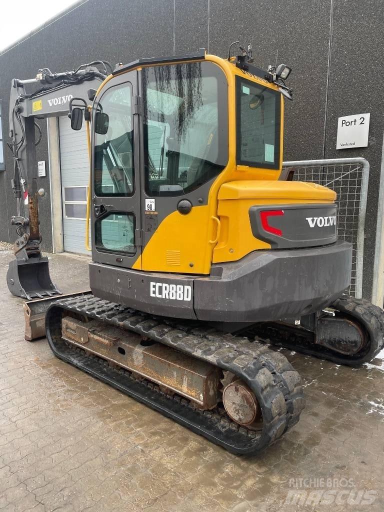 Volvo ECR88D Середні екскаватори 7т. - 12т.
