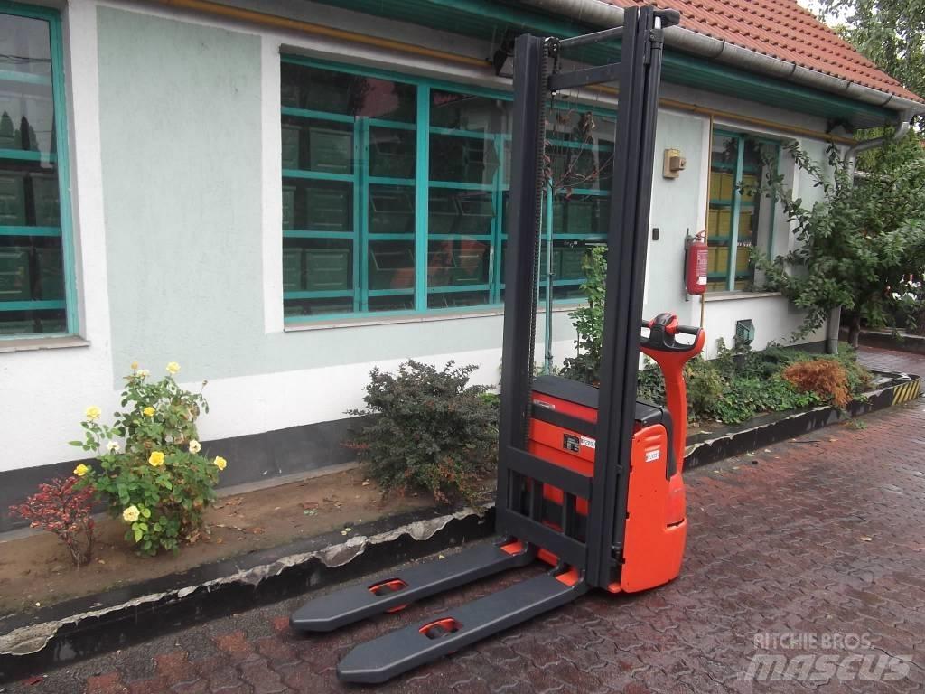 Linde L12 /379/ V-2097 Самохідні електроштабелери